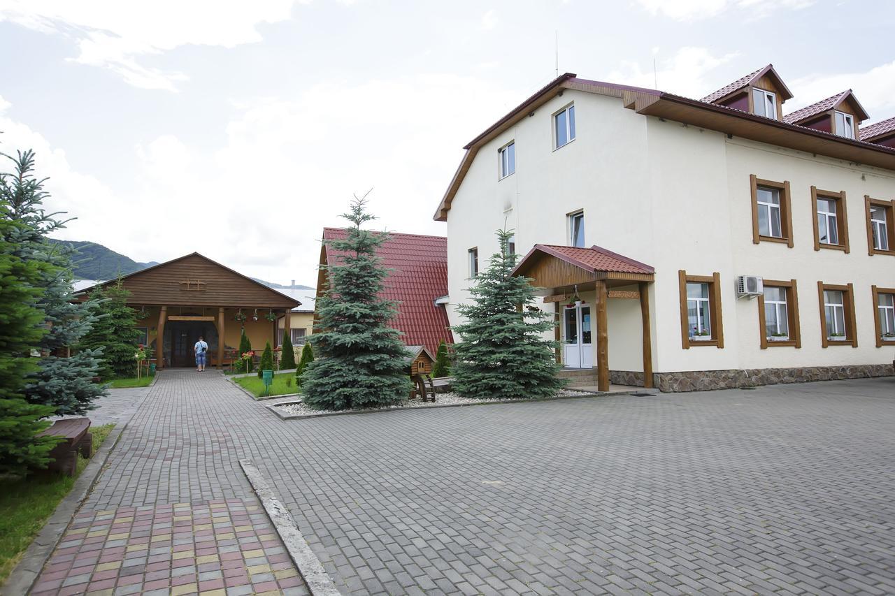 Trembita Hotel Khust Eksteriør billede